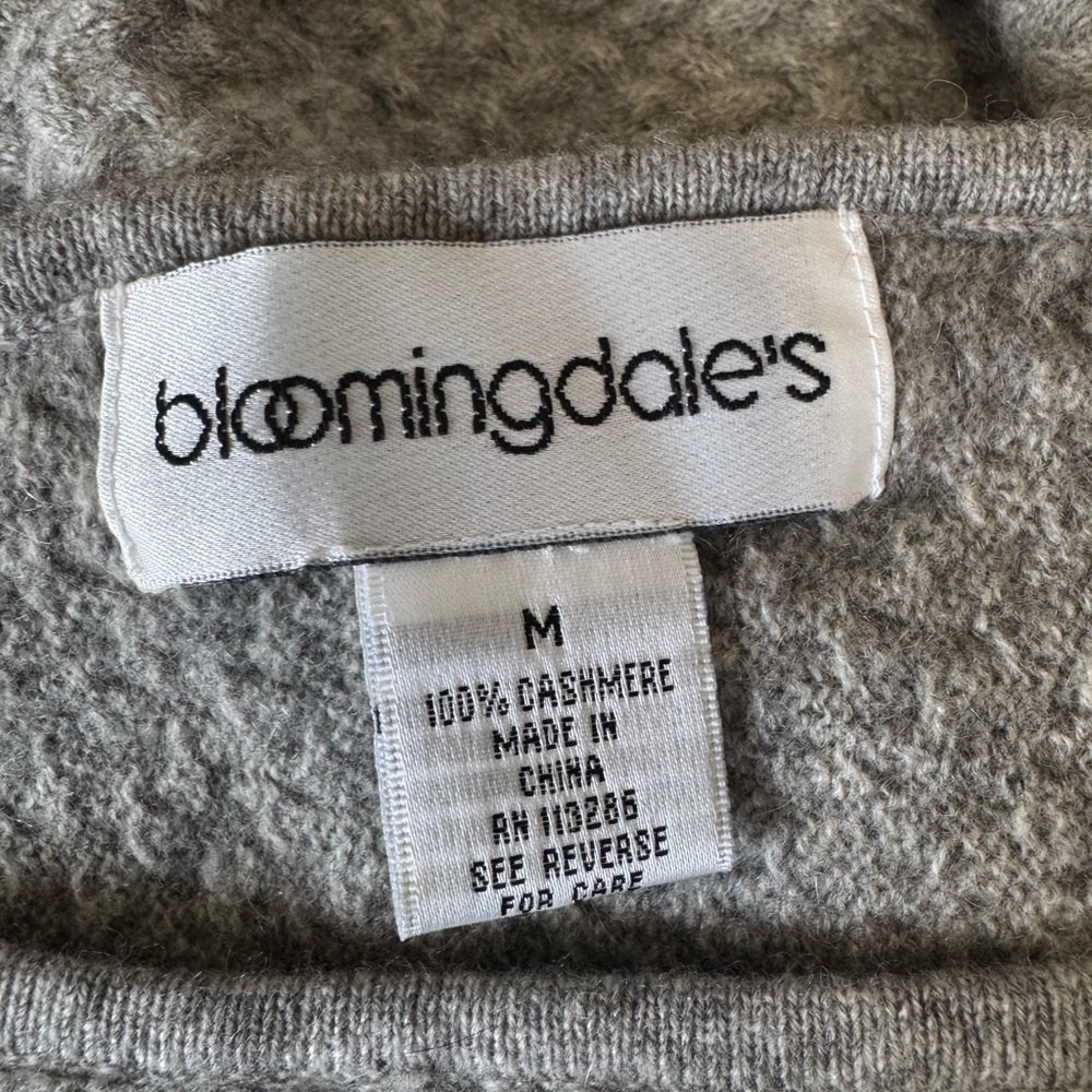 Bloomingdale's Gray Crew Neck Sweater with Knitted Texture - Picture 7 of 7